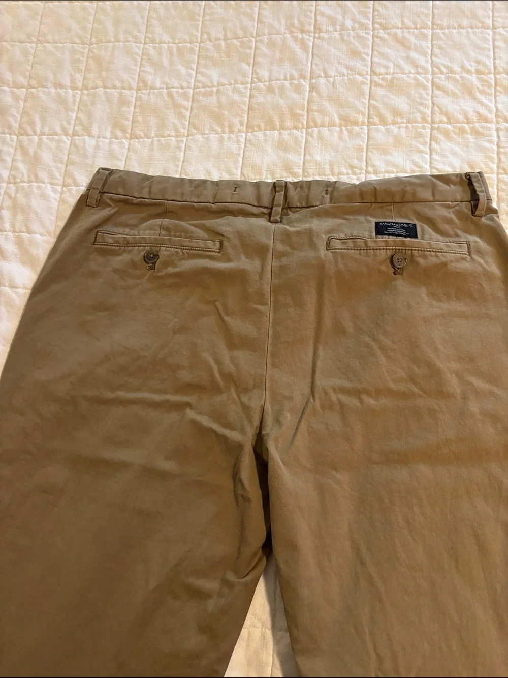 Banana Republic Men's Khaki Chinos in Olive